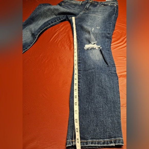 Guess Los Angeles Skinny Straight Distressed High Rise sz31 E.U.C. - Picture 10 of 11